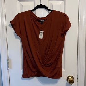 Brown twist front tee
